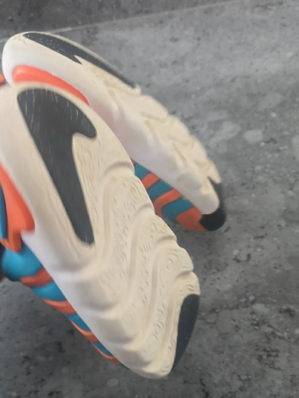 Nike Kids Slip-On Sneakers in Bright Blue and Orange - Picture 5 of 9